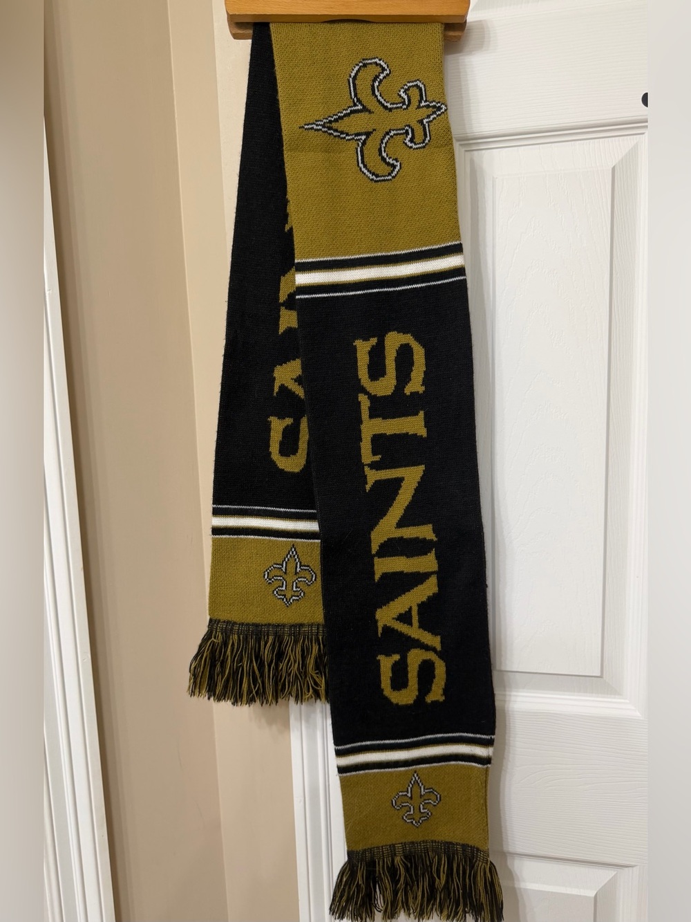 Saints - Unisex Black and Gold Team Knit Scarf